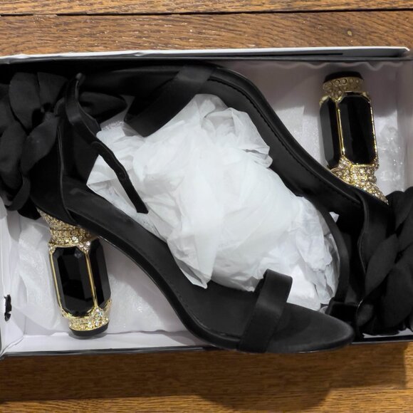 NEW Black Rosette Heels Size 10 - Picture 5 of 5